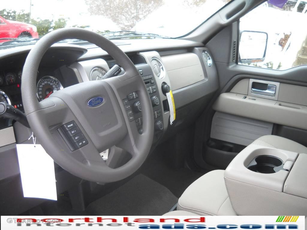 2010 F150 XLT SuperCrew 4x4 - Ingot Silver Metallic / Medium Stone photo #10