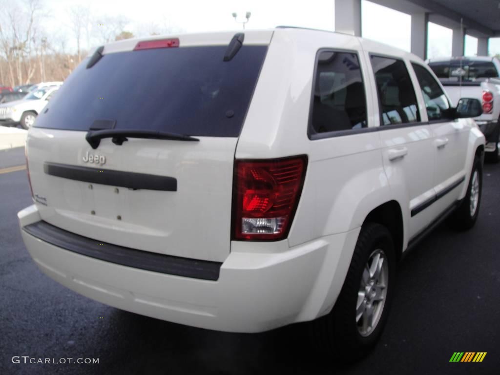 2007 Grand Cherokee Laredo 4x4 - Stone White / Medium Slate Gray photo #4