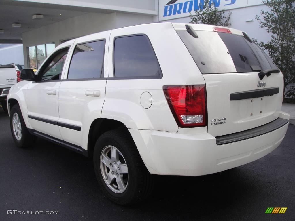2007 Grand Cherokee Laredo 4x4 - Stone White / Medium Slate Gray photo #6