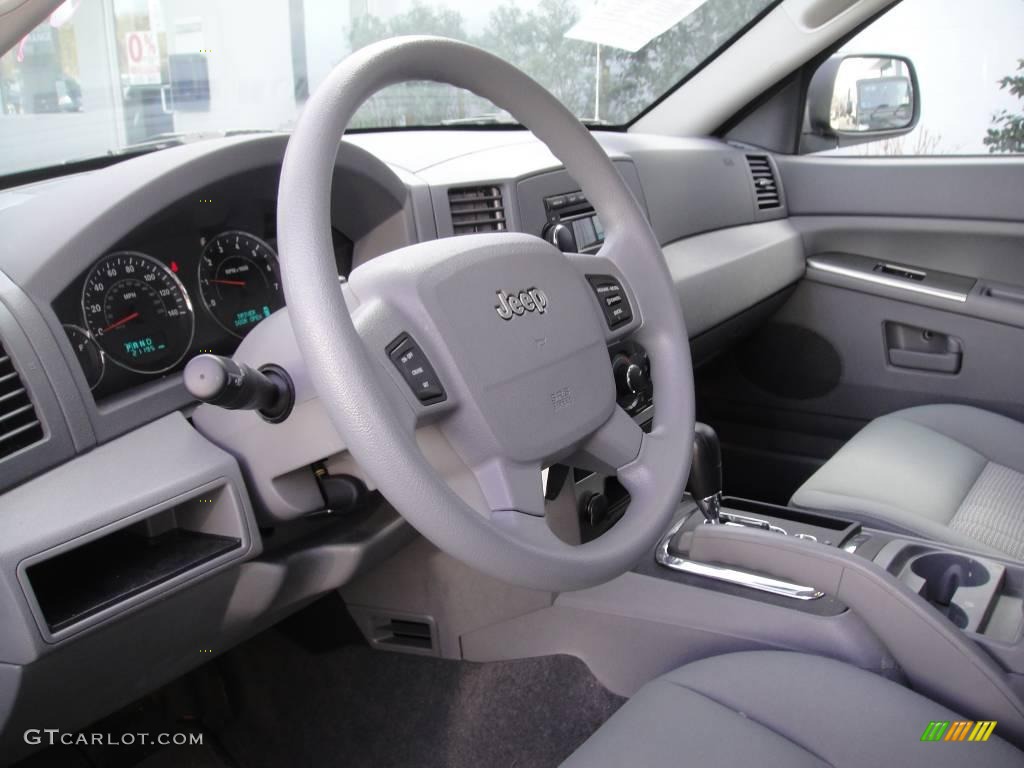 2007 Grand Cherokee Laredo 4x4 - Stone White / Medium Slate Gray photo #10