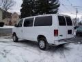 2009 Oxford White Ford E Series Van E350 Super Duty XLT Passenger  photo #4