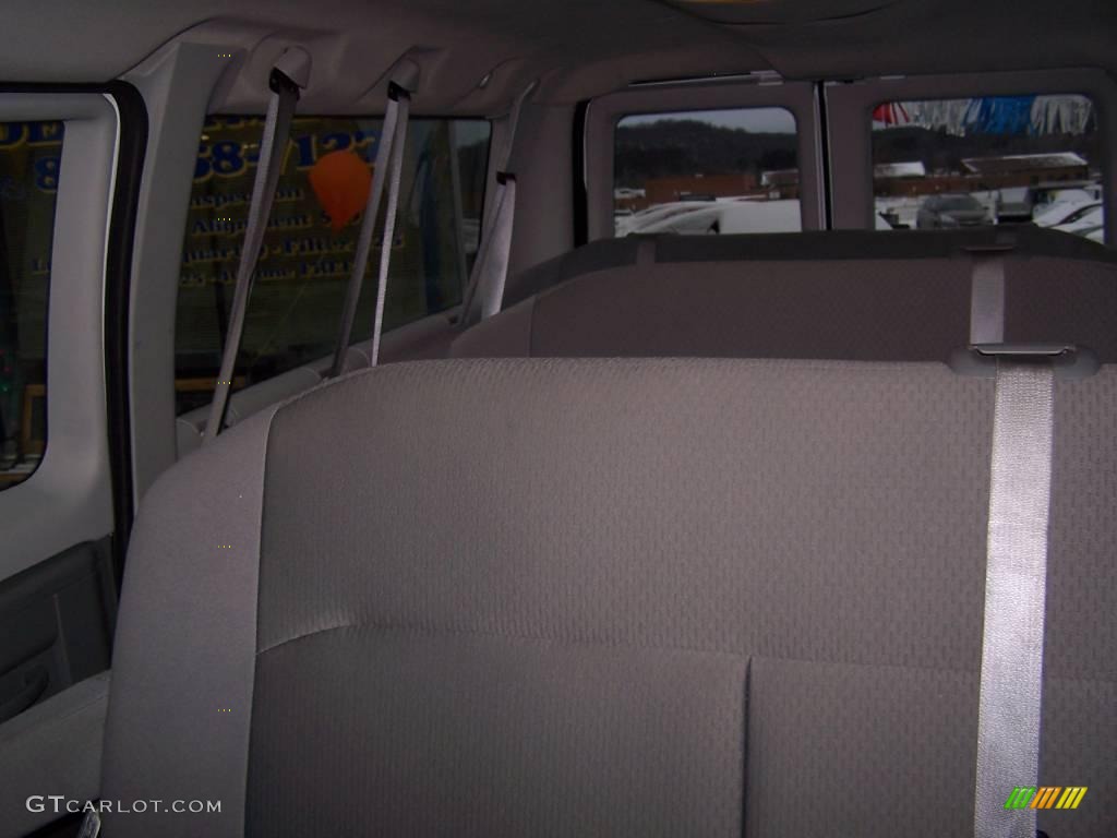 2009 E Series Van E350 Super Duty XLT Passenger - Oxford White / Medium Flint photo #20