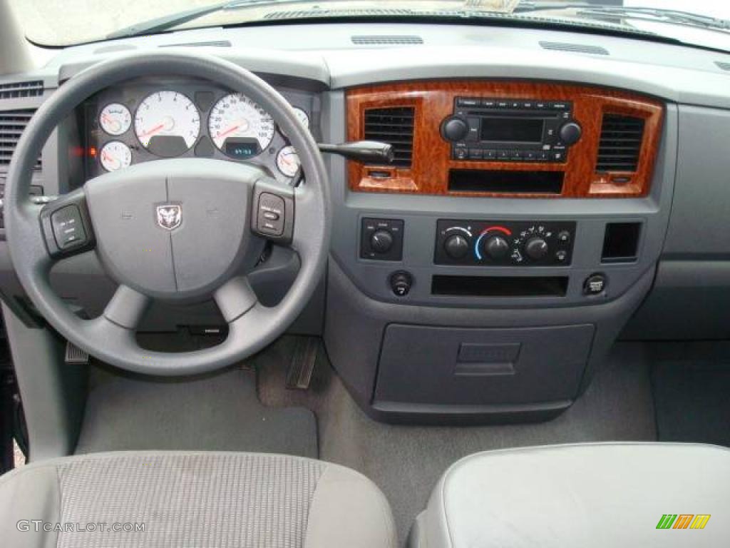 2006 Ram 1500 SLT Quad Cab 4x4 - Brilliant Black Crystal Pearl / Medium Slate Gray photo #12