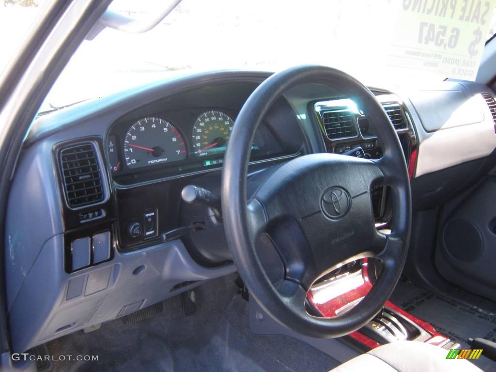 1999 4Runner  - Millennium Silver Metallic / Gray photo #16