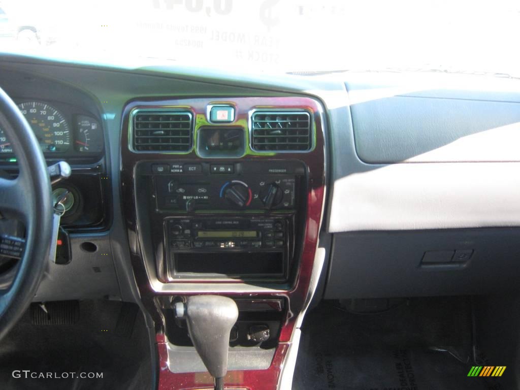 1999 4Runner  - Millennium Silver Metallic / Gray photo #23