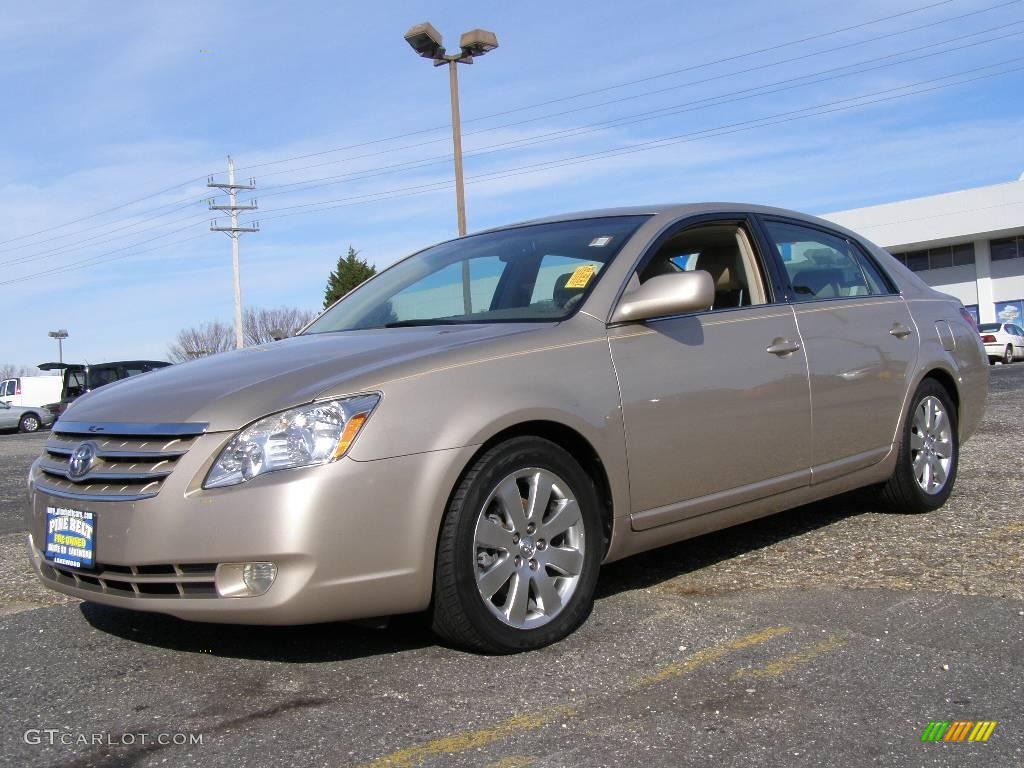 2006 Avalon XLS - Desert Sand Mica / Ivory photo #1