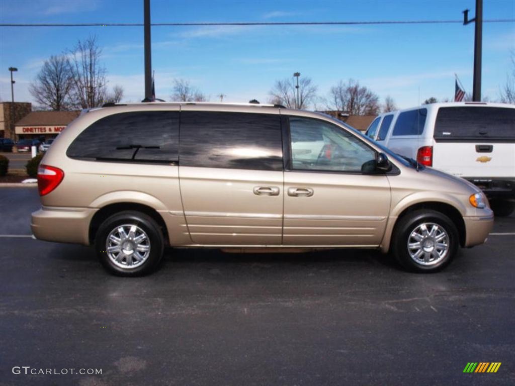 2007 Town & Country Limited - Linen Gold Metallic / Dark Khaki/Light Graystone photo #1
