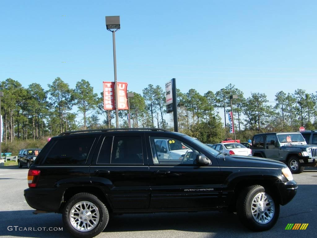 2002 Grand Cherokee Limited 4x4 - Black / Sandstone photo #6