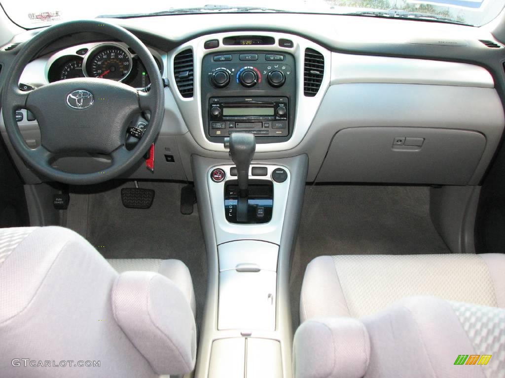 2004 Highlander I4 - Super White / Ivory photo #13