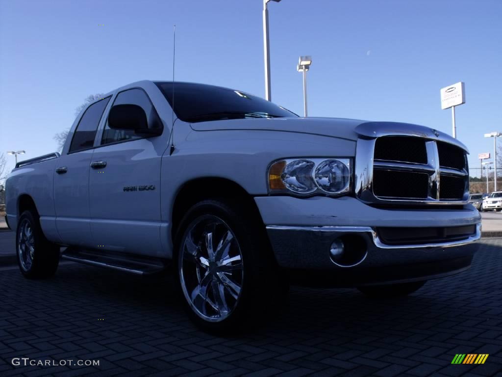 2005 Ram 1500 SLT Quad Cab - Bright White / Taupe photo #7