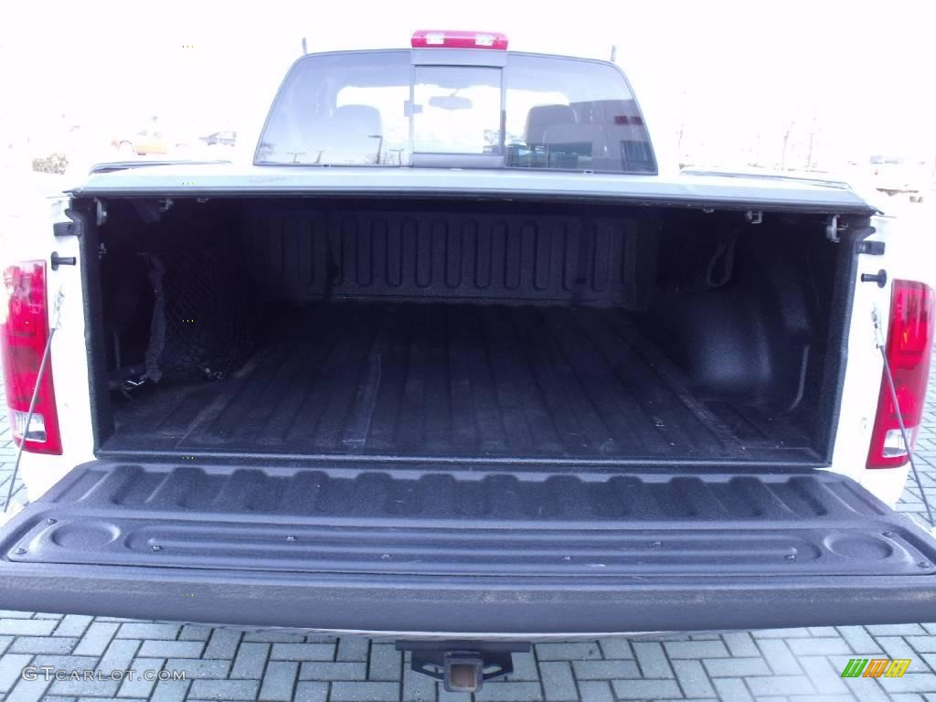 2005 Ram 1500 SLT Quad Cab - Bright White / Taupe photo #15