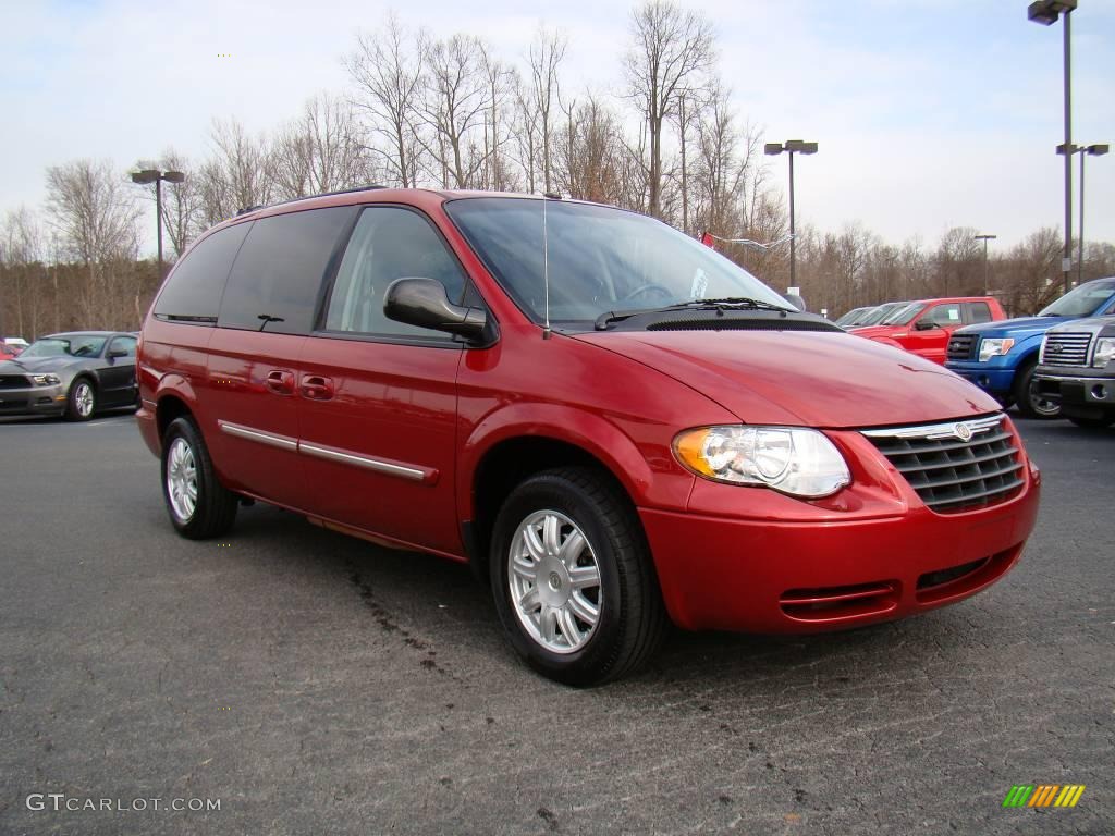 2007 Town & Country Touring - Inferno Red Crystal Pearl / Medium Slate Gray photo #1