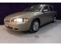 Ash Gold Metallic - V70 2.4 Photo No. 43