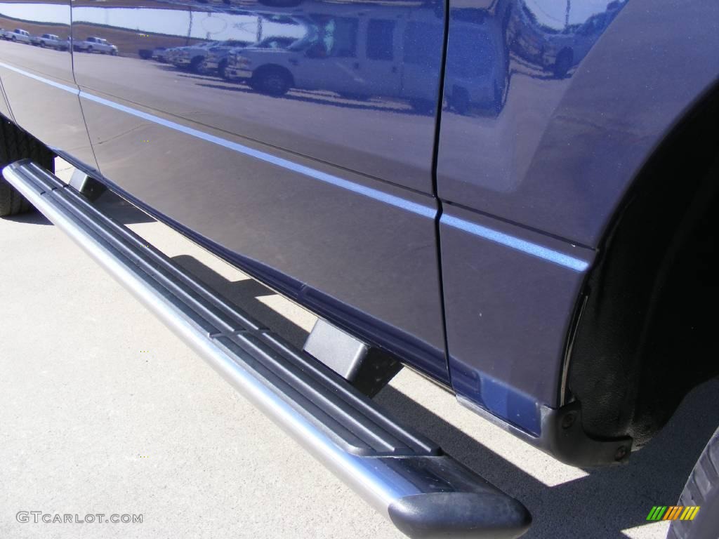 2006 F150 XLT SuperCrew - True Blue Metallic / Medium/Dark Flint photo #20