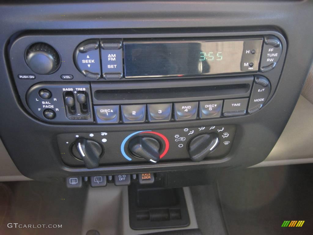 2004 Wrangler Rubicon 4x4 - Light Khaki Metallic / Khaki photo #10
