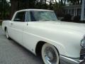 White - Continental Mark II Photo No. 19