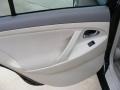Black - Camry LE Photo No. 31