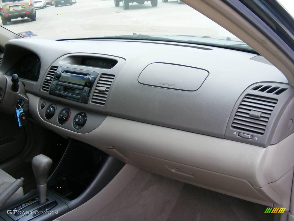 2003 Camry LE - Aspen Green Pearl / Taupe photo #23
