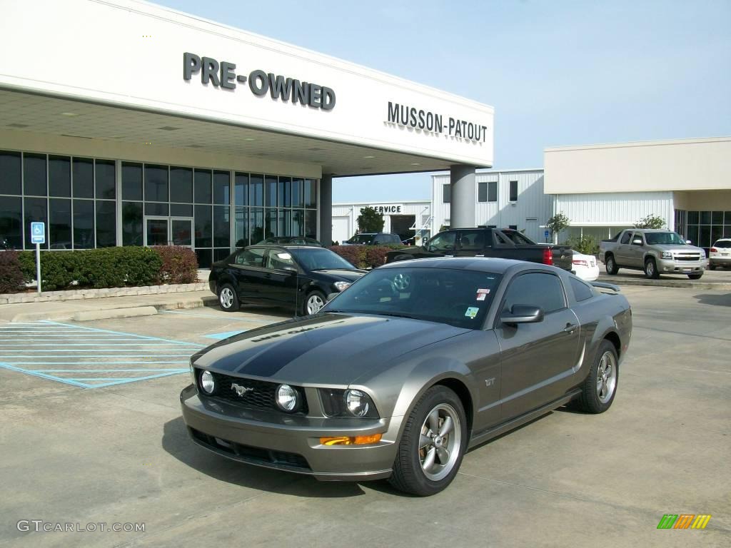 2005 Mustang GT Premium Coupe - Mineral Grey Metallic / Dark Charcoal photo #1