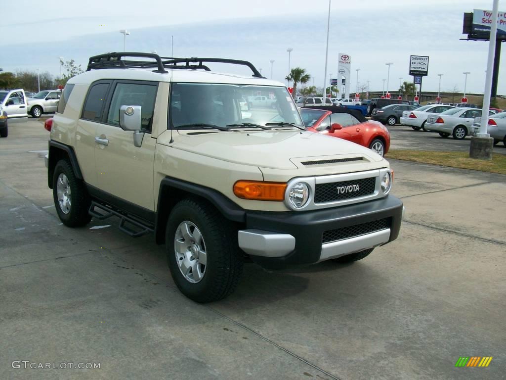 2008 FJ Cruiser  - Sandstorm Metallic / Dark Charcoal photo #7