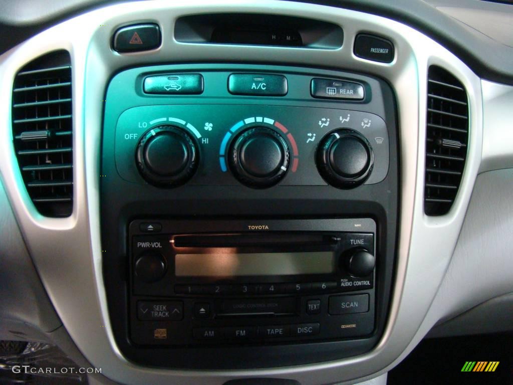2004 Highlander V6 4WD - Super White / Ash photo #9