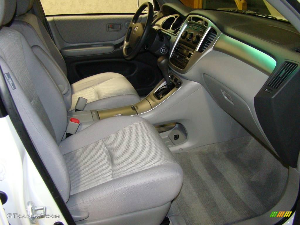 2004 Highlander V6 4WD - Super White / Ash photo #11