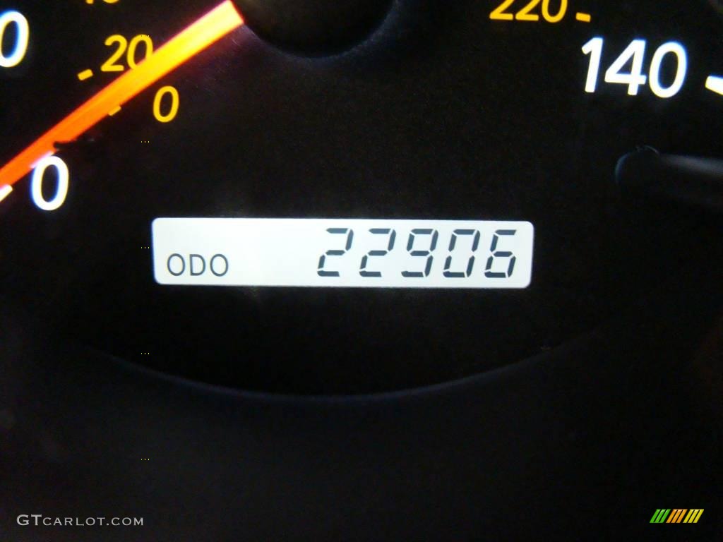 2004 Highlander V6 4WD - Super White / Ash photo #15
