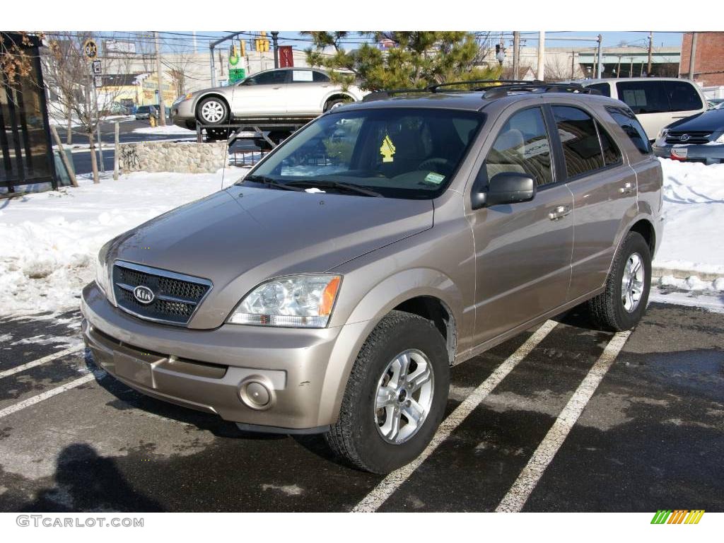 Gold Beige Metallic Kia Sorento