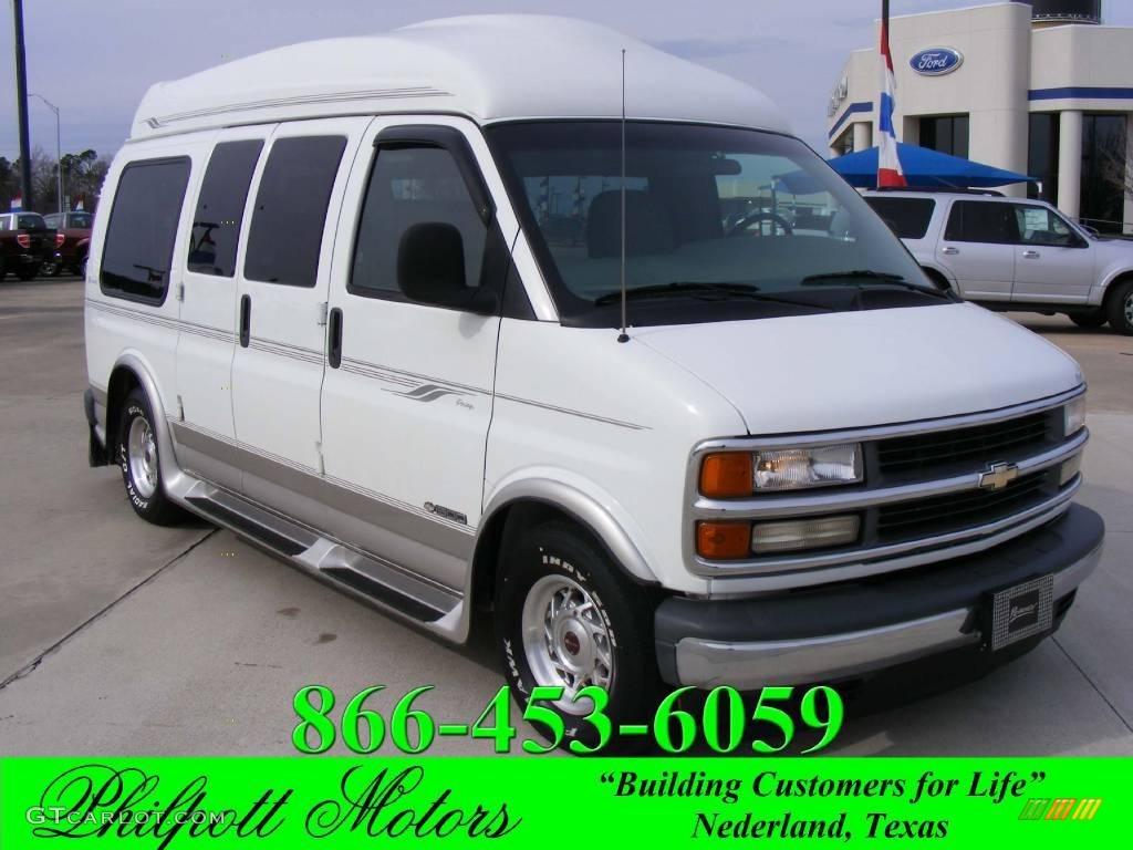 2000 Summit White Chevrolet Express G1500 Passenger Conversion Van