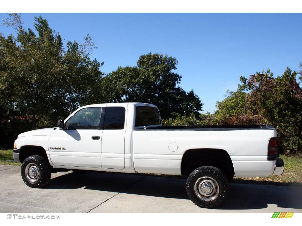 2001 Ram 2500 ST Quad Cab 4x4 - Bright White / Agate photo #5