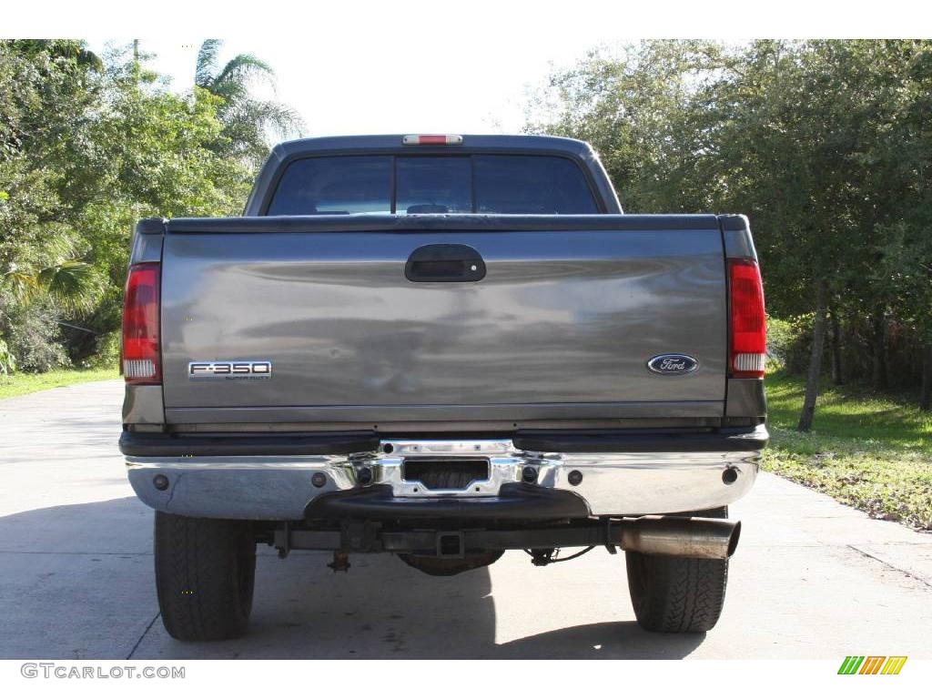 2005 F350 Super Duty Lariat Crew Cab 4x4 - Dark Shadow Grey Metallic / Medium Flint photo #5