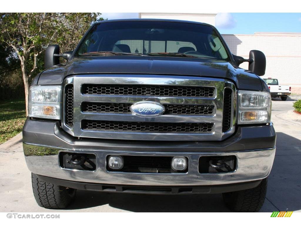 2005 F350 Super Duty Lariat Crew Cab 4x4 - Dark Shadow Grey Metallic / Medium Flint photo #11
