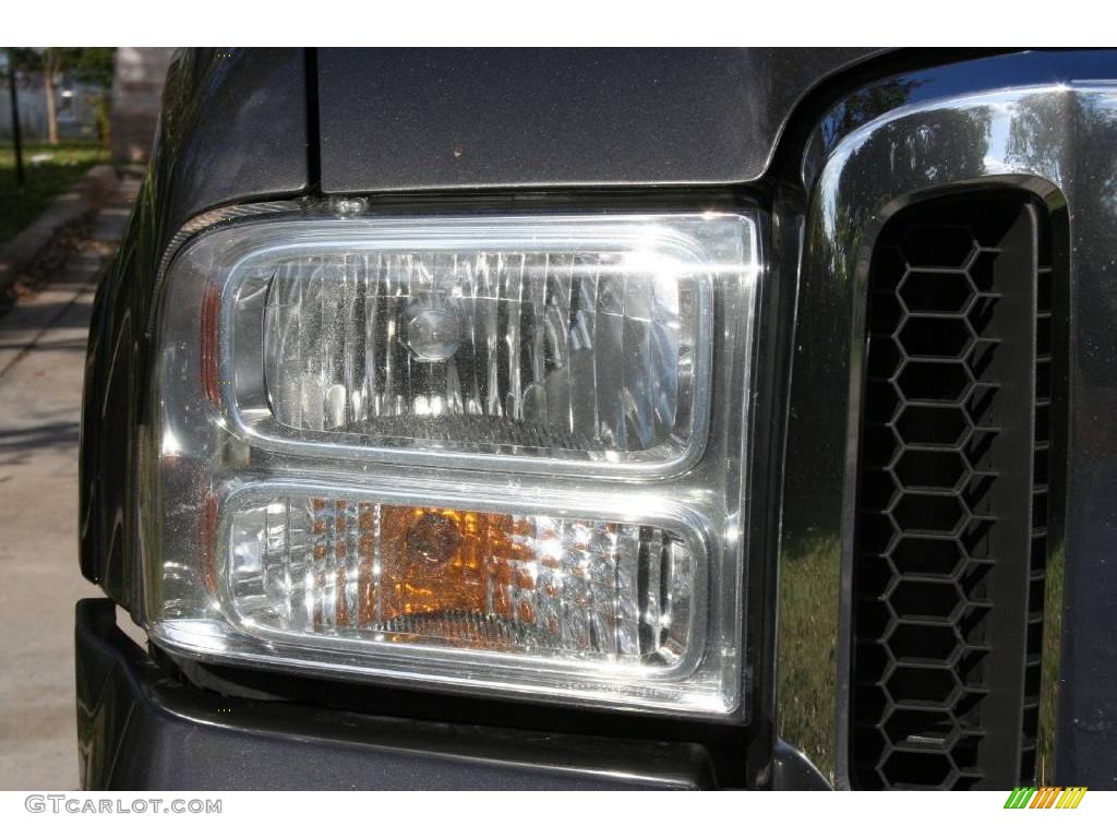 2005 F350 Super Duty Lariat Crew Cab 4x4 - Dark Shadow Grey Metallic / Medium Flint photo #20