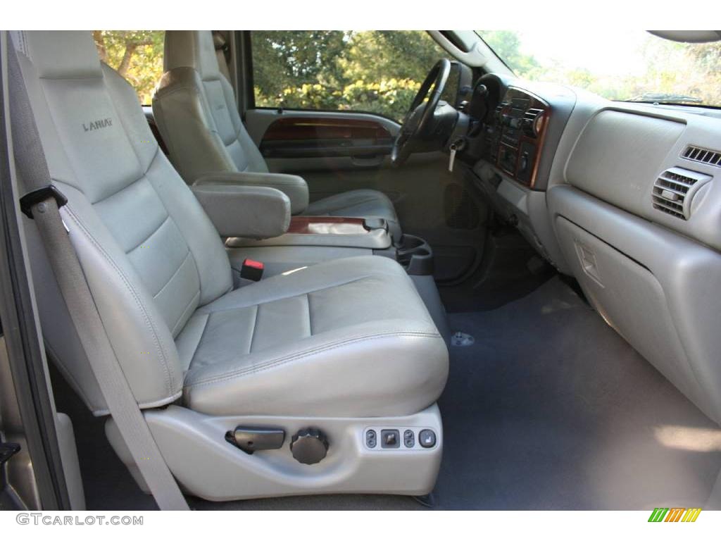 2005 F350 Super Duty Lariat Crew Cab 4x4 - Dark Shadow Grey Metallic / Medium Flint photo #44