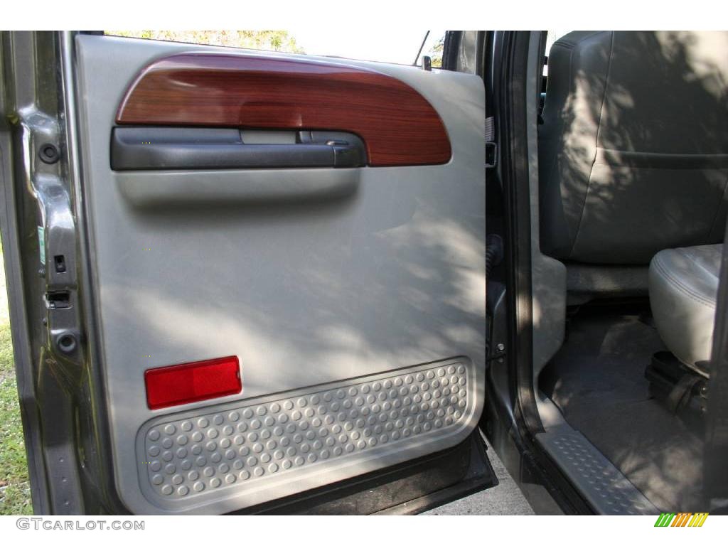 2005 F350 Super Duty Lariat Crew Cab 4x4 - Dark Shadow Grey Metallic / Medium Flint photo #53