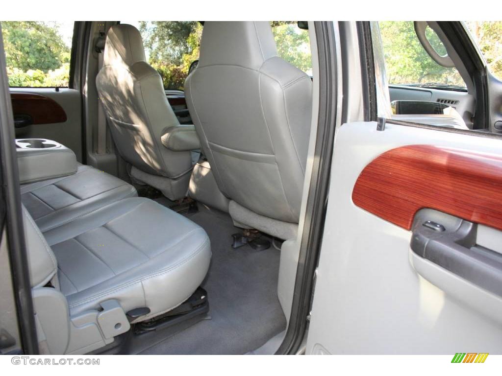 2005 F350 Super Duty Lariat Crew Cab 4x4 - Dark Shadow Grey Metallic / Medium Flint photo #60