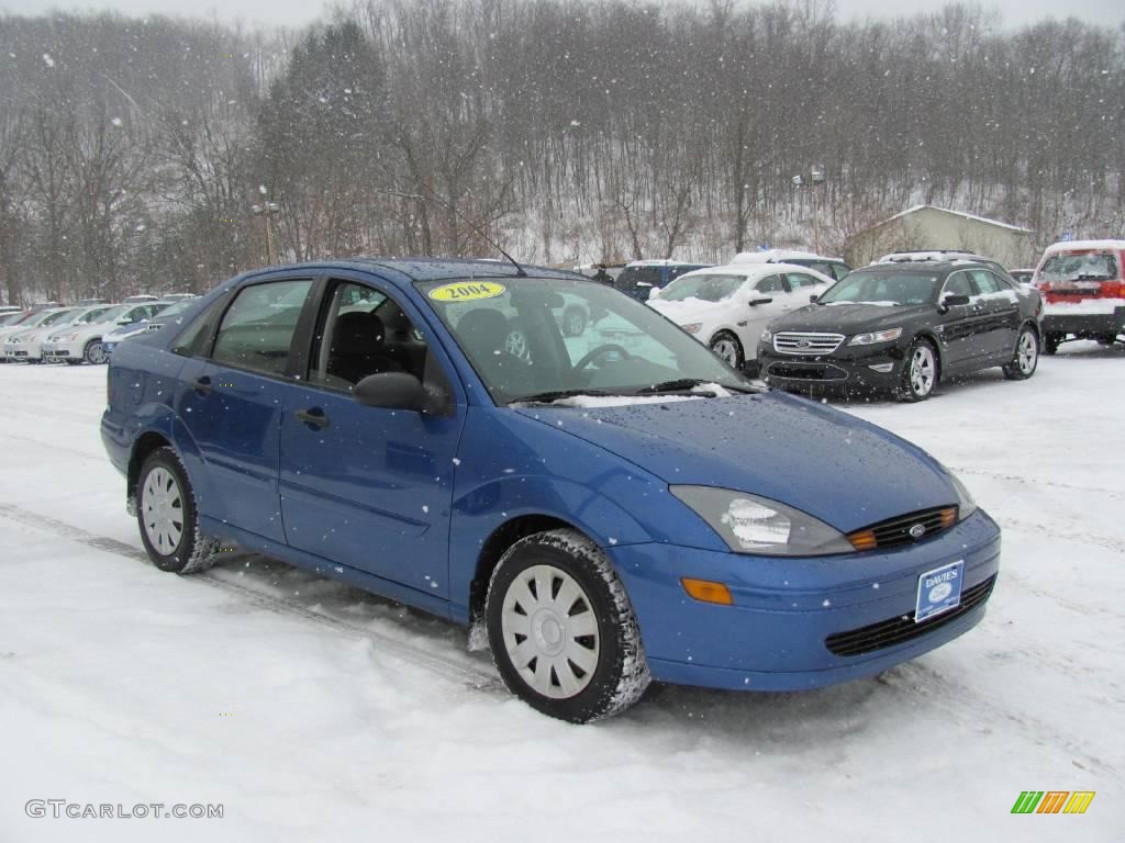 2004 Focus SE Sedan - French Blue Metallic / Medium Graphite photo #4