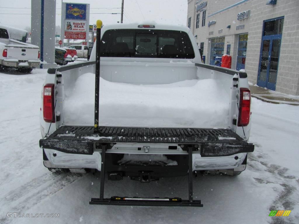 2008 F450 Super Duty Lariat Crew Cab 4x4 Dually - Oxford White / Tan photo #4