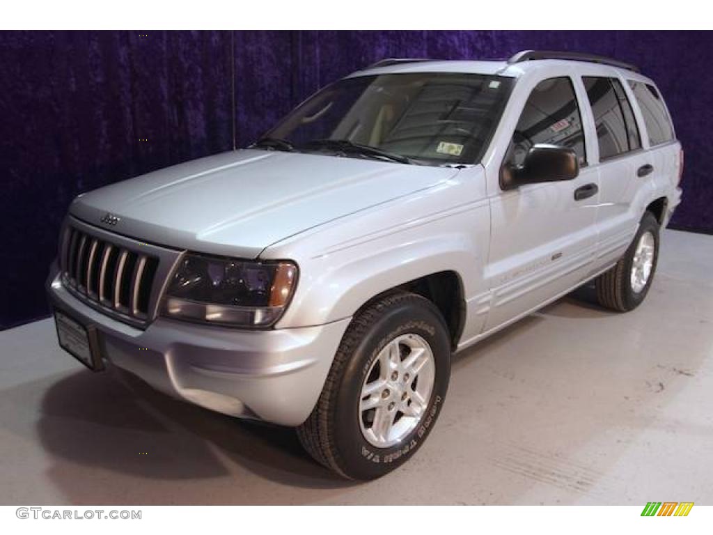 2004 Grand Cherokee Laredo - Bright Silver Metallic / Dark Slate Gray photo #39