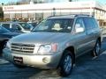 2001 Vintage Gold Metallic Toyota Highlander V6 4WD  photo #1