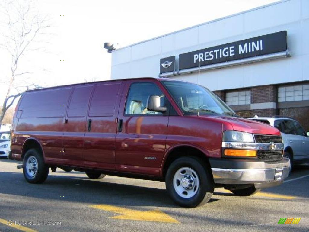 2006 Express 2500 Extended Commercial Van - Sport Red Metallic / Medium Dark Pewter photo #1