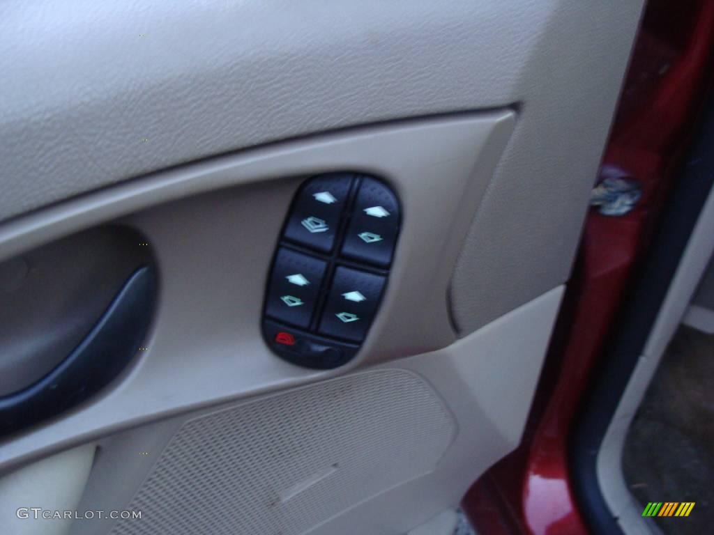 2005 Focus ZX4 SES Sedan - Sangria Red Metallic / Dark Pebble/Light Pebble photo #10