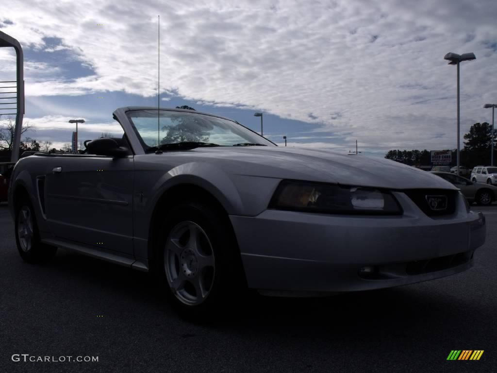 2003 Mustang V6 Convertible - Silver Metallic / Medium Graphite photo #7