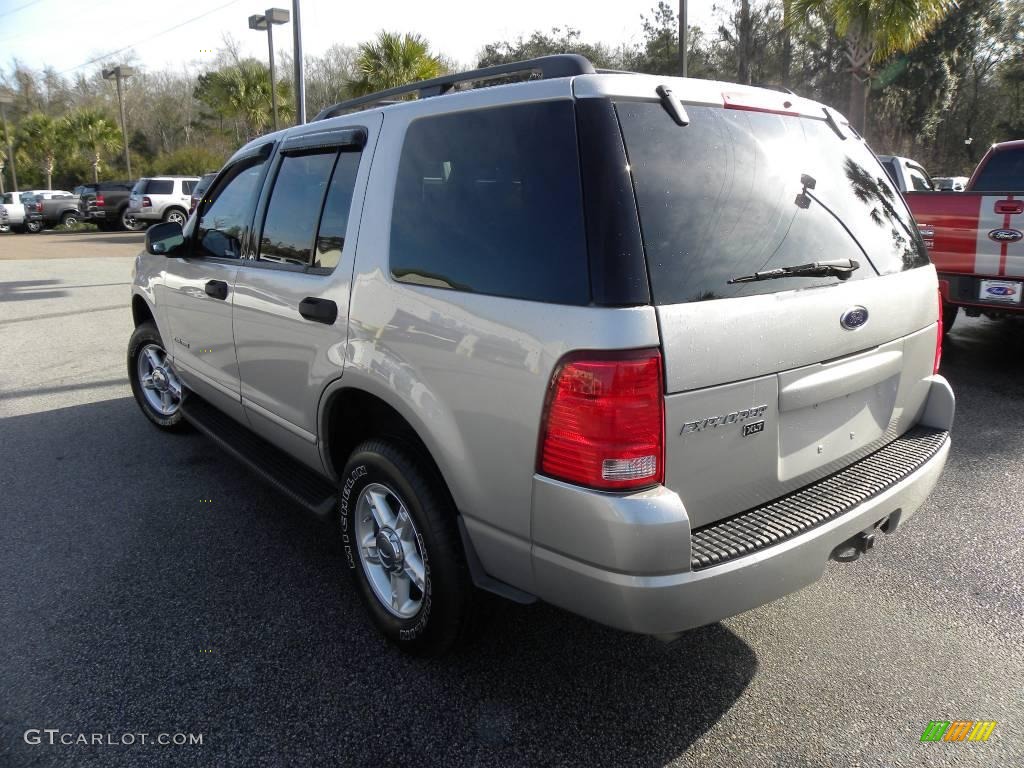 2004 Explorer XLT - Silver Birch Metallic / Graphite photo #15