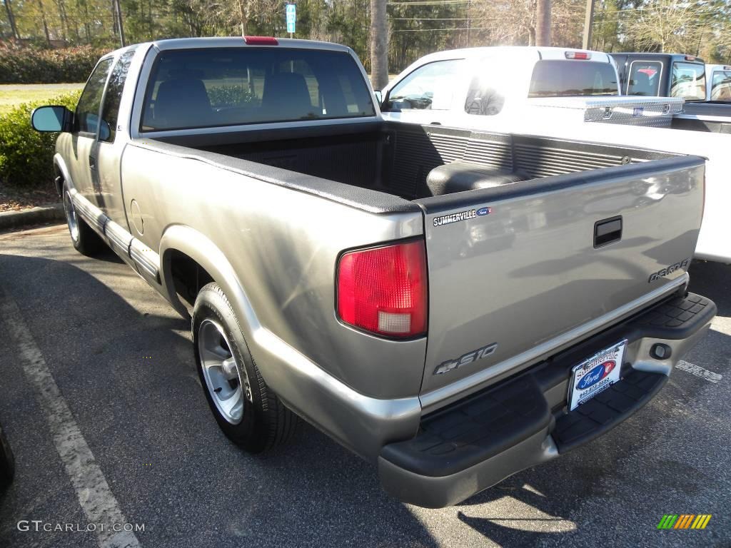 2001 S10 Extended Cab - Light Pewter Metallic / Graphite photo #12