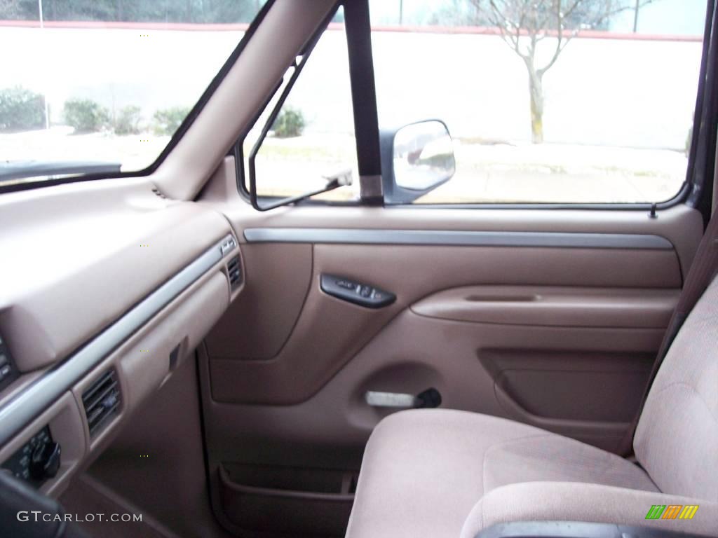 1995 F150 Eddie Bauer Regular Cab - Black / Beige photo #27