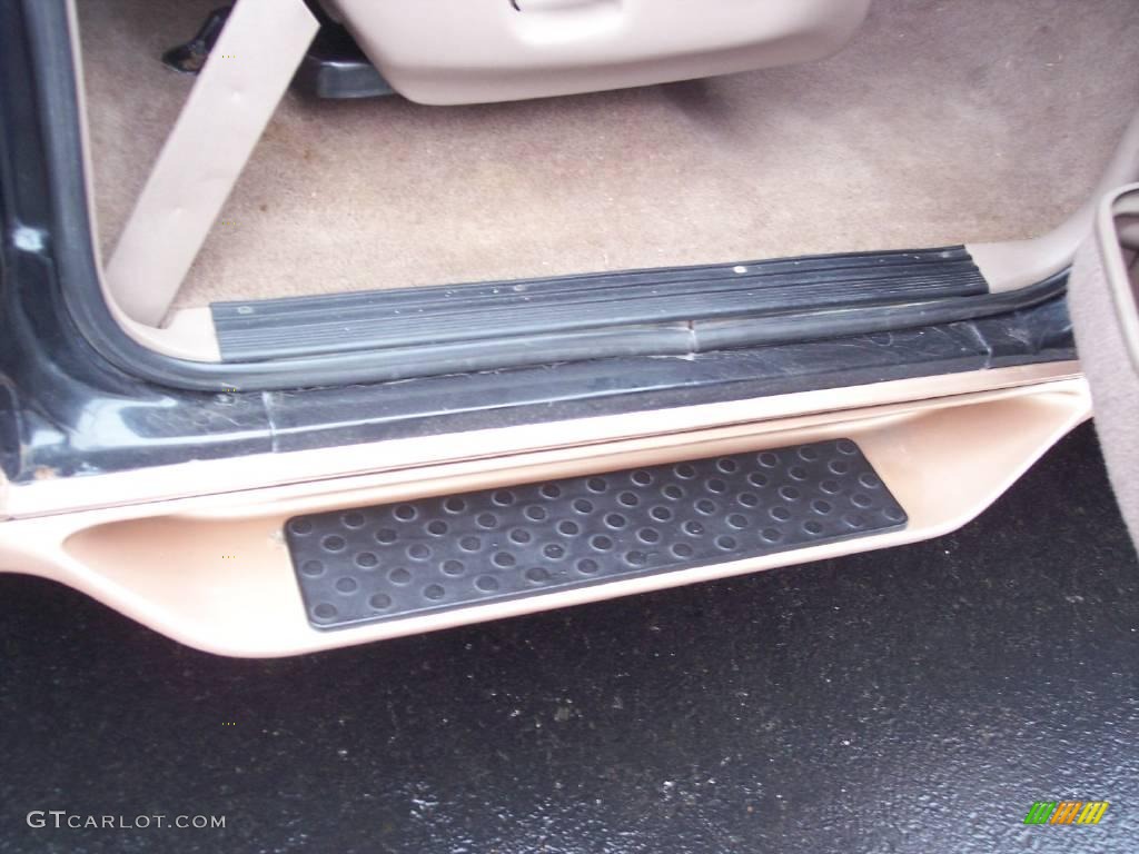 1995 F150 Eddie Bauer Regular Cab - Black / Beige photo #35