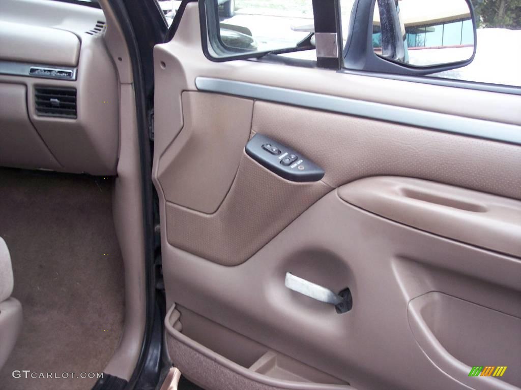 1995 F150 Eddie Bauer Regular Cab - Black / Beige photo #36