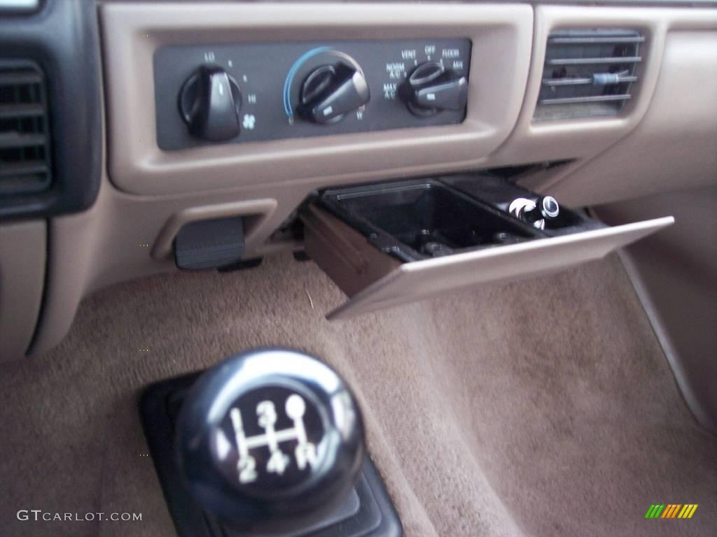 1995 F150 Eddie Bauer Regular Cab - Black / Beige photo #47