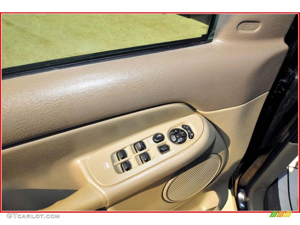 2005 Ram 3500 SLT Quad Cab 4x4 Dually - Black / Taupe photo #16